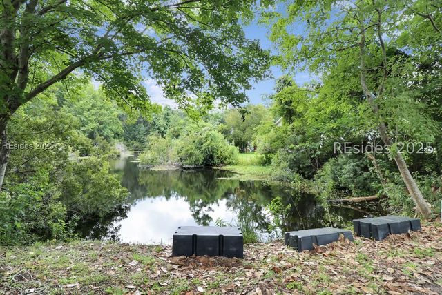 36 Sawmill Forest Dr, Bluffton, SC 29910