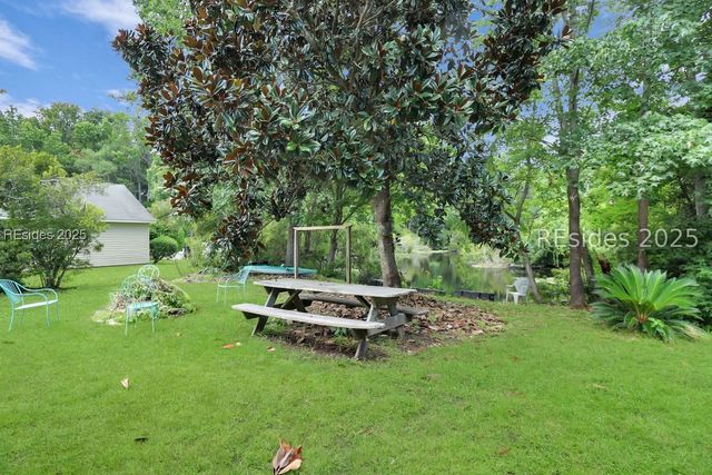 36 Sawmill Forest Dr, Bluffton, SC 29910