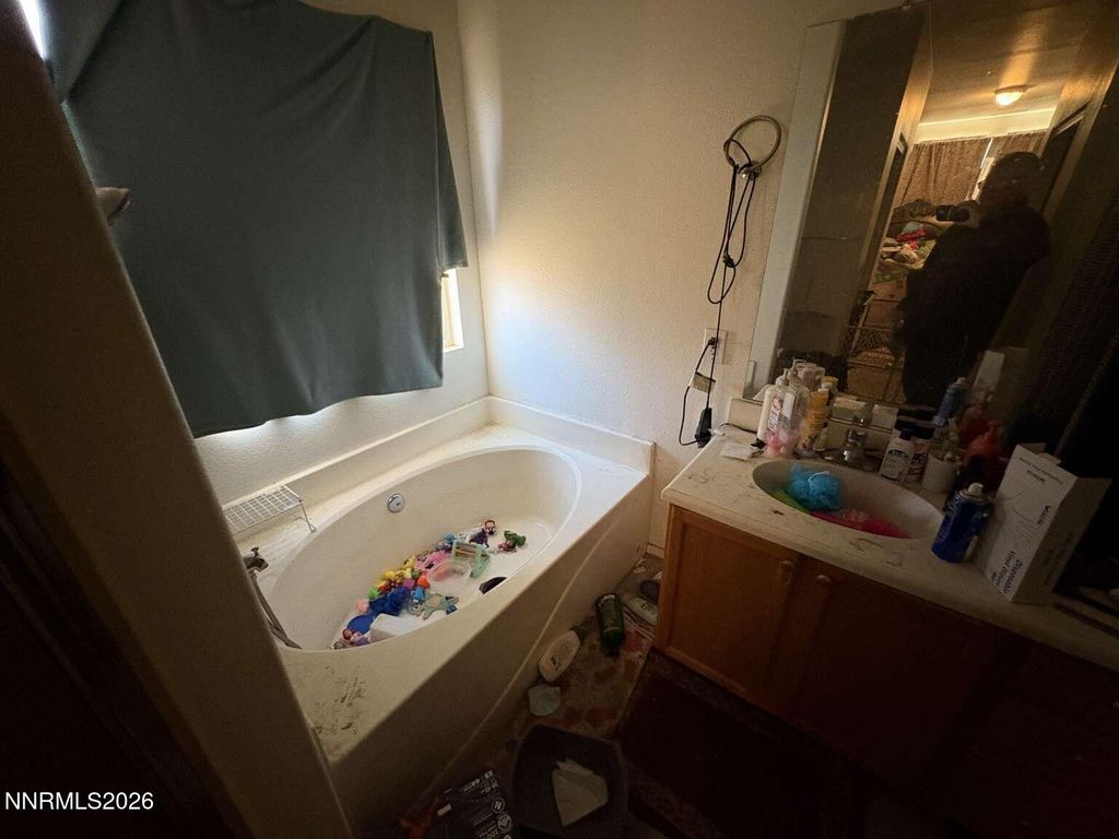 Image 12 of property listing at 20888 White Rock Drive, Reno, NV 89508