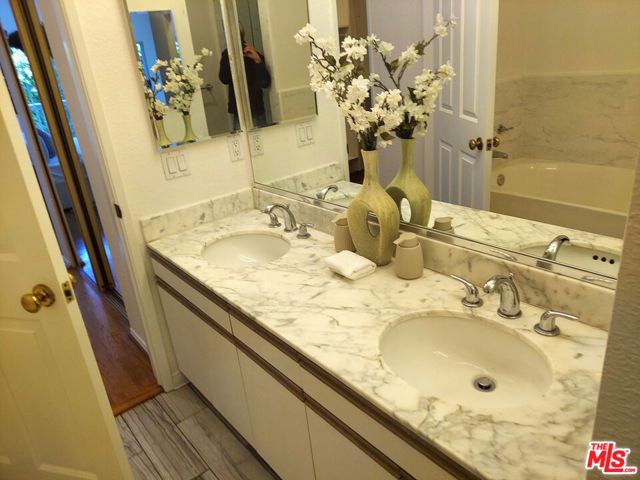 10650 Kinnard Avenue 211, Los Angeles, CA 90024