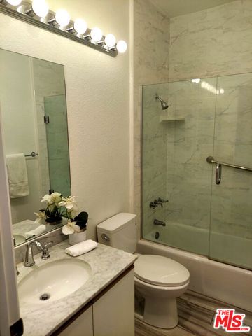 10650 Kinnard Avenue 211, Los Angeles, CA 90024