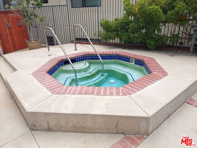 10650 Kinnard Avenue 211, Los Angeles, CA 90024