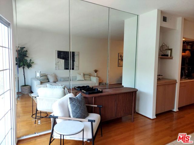 10650 Kinnard Avenue 211, Los Angeles, CA 90024