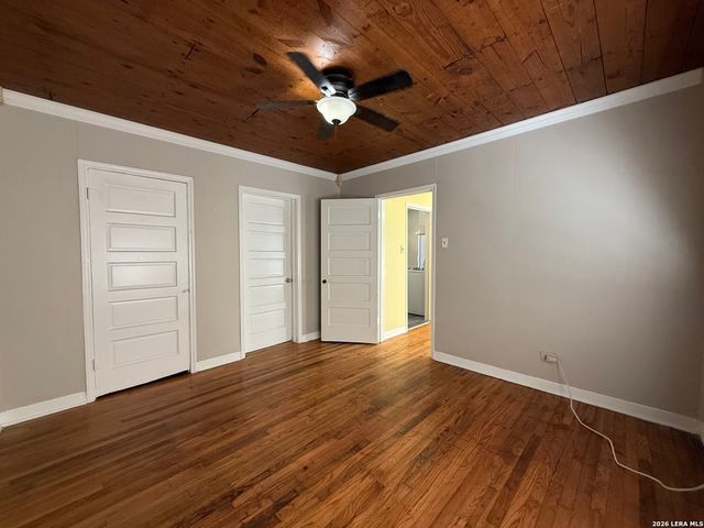 142 Vassar Ln Apt 1, San Antonio, TX 78212