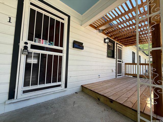 142 Vassar Ln Apt 1, San Antonio, TX 78212
