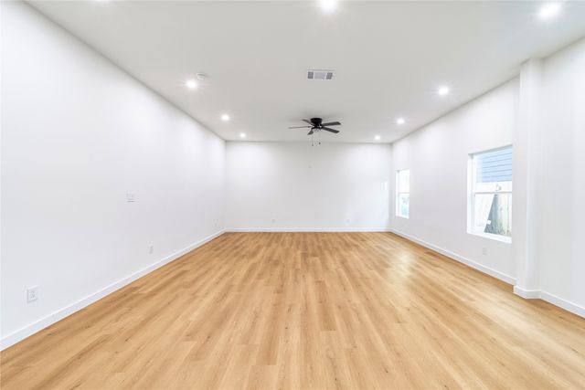 816 Lambert Street, Dallas, TX 75203