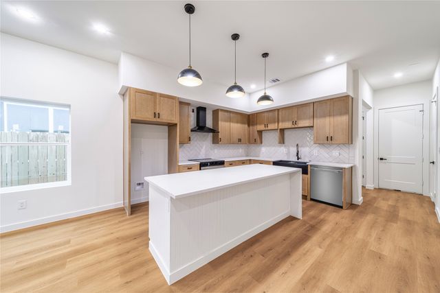 816 Lambert Street, Dallas, TX 75203