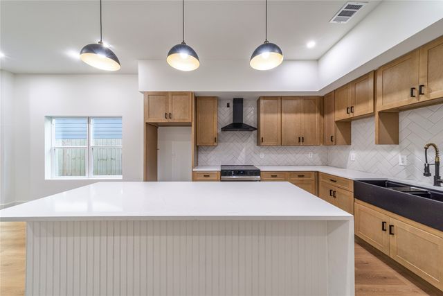 816 Lambert Street, Dallas, TX 75203