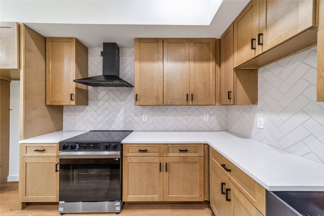 816 Lambert Street, Dallas, TX 75203