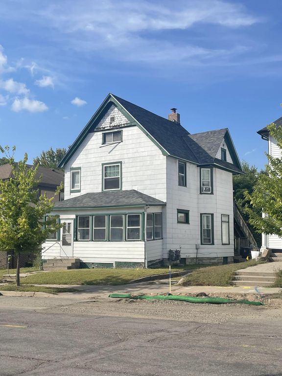 365 Case Avenue, Saint Paul, MN 55130