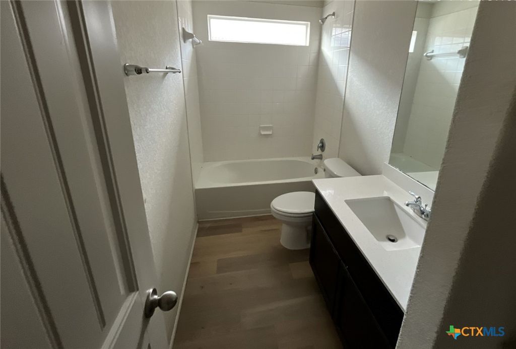 Image 12 of property listing at 216 Frederick Drive, Georgetown, TX 78626