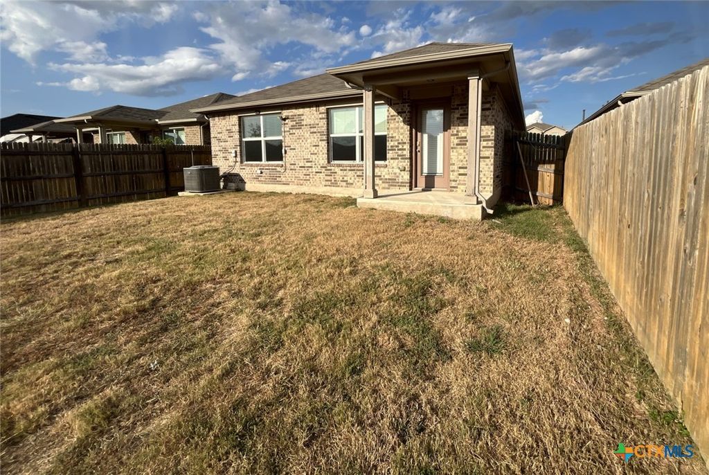 Image 14 of property listing at 216 Frederick Drive, Georgetown, TX 78626