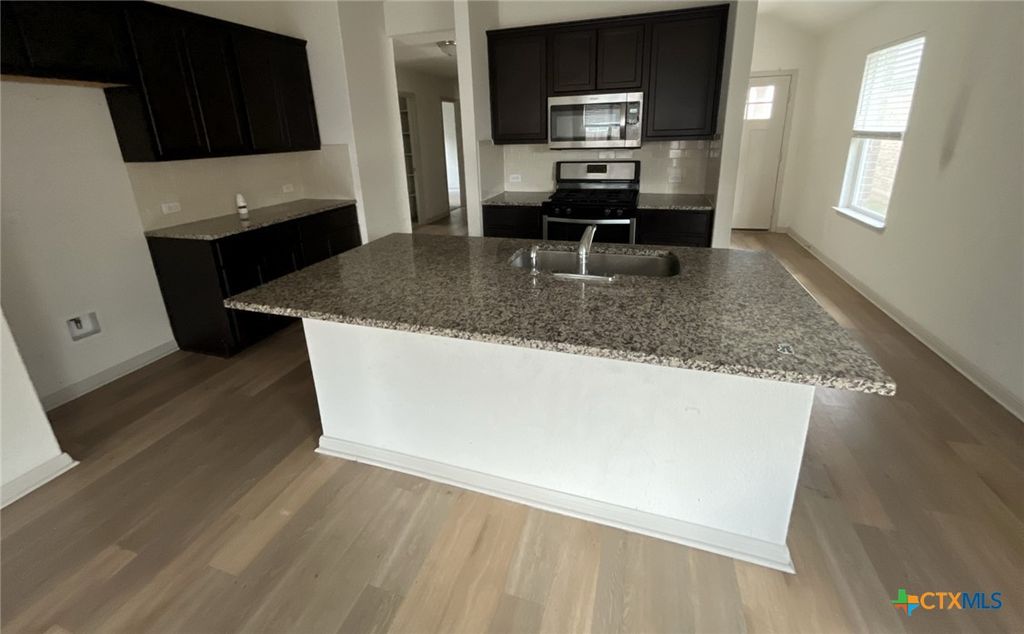 Image 4 of property listing at 216 Frederick Drive, Georgetown, TX 78626