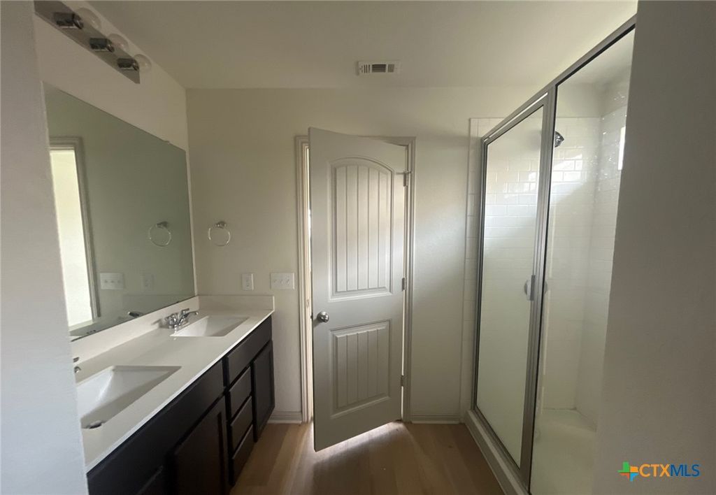 Image 8 of property listing at 216 Frederick Drive, Georgetown, TX 78626