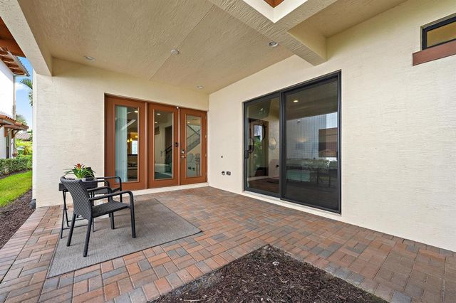 8023 Hobbes Way, Palm Beach Gardens, FL 33418