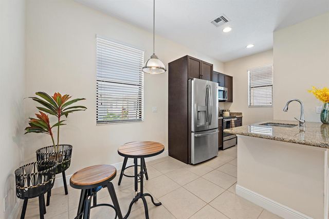 8023 Hobbes Way, Palm Beach Gardens, FL 33418