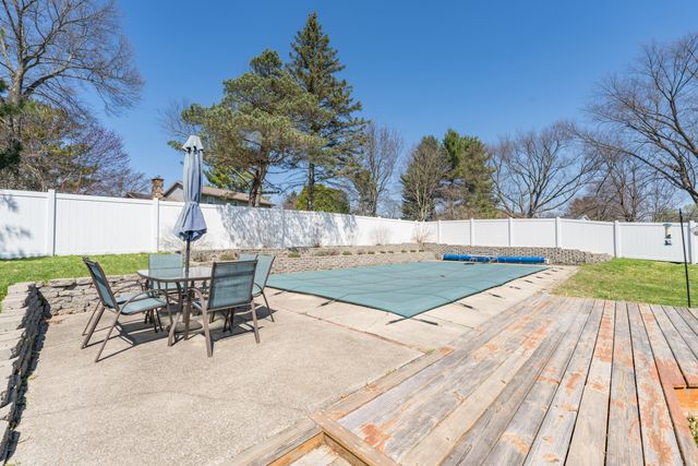 1524 Dogwood Drive, Portage, MI 49024