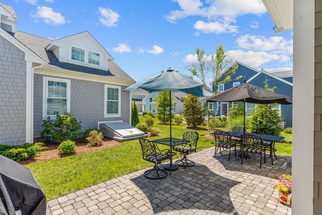 77 Cobblestone Circle, Mashpee, MA 02649