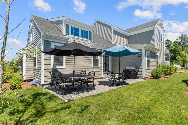 77 Cobblestone Circle, Mashpee, MA 02649