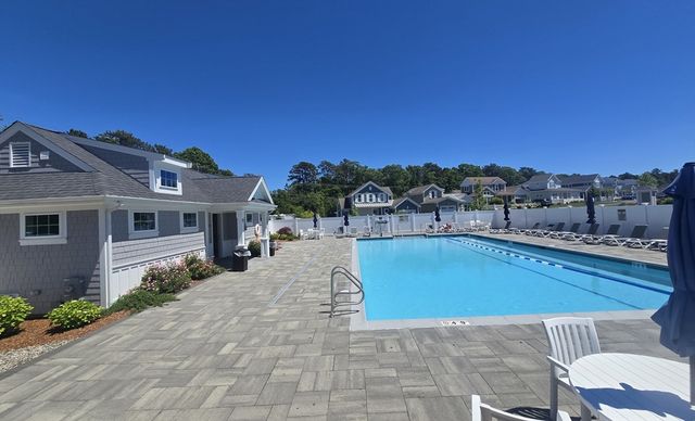 77 Cobblestone Circle, Mashpee, MA 02649