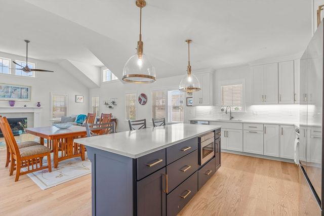 77 Cobblestone Circle, Mashpee, MA 02649
