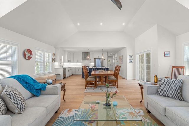 77 Cobblestone Circle, Mashpee, MA 02649