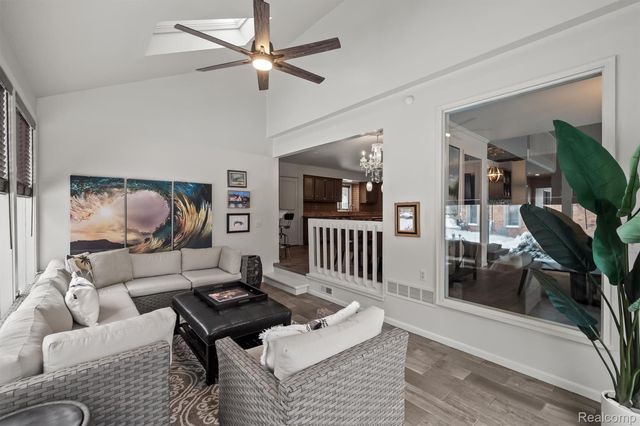 4926 Oak River Drive, Troy, MI 48098