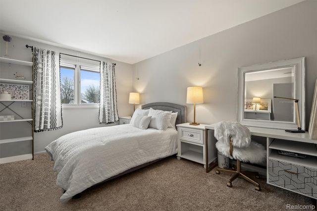 4926 Oak River Drive, Troy, MI 48098