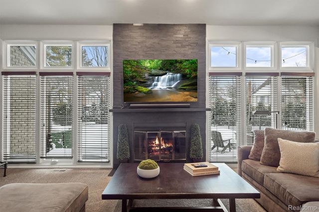 4926 Oak River Drive, Troy, MI 48098