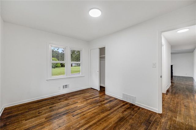 7909 Arnote Road, Pleasant Valley, MO 64068