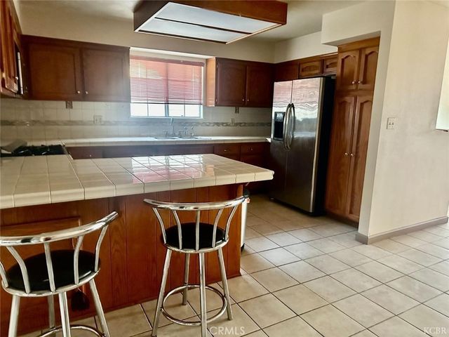 725 18th Place, Delano, CA 93215