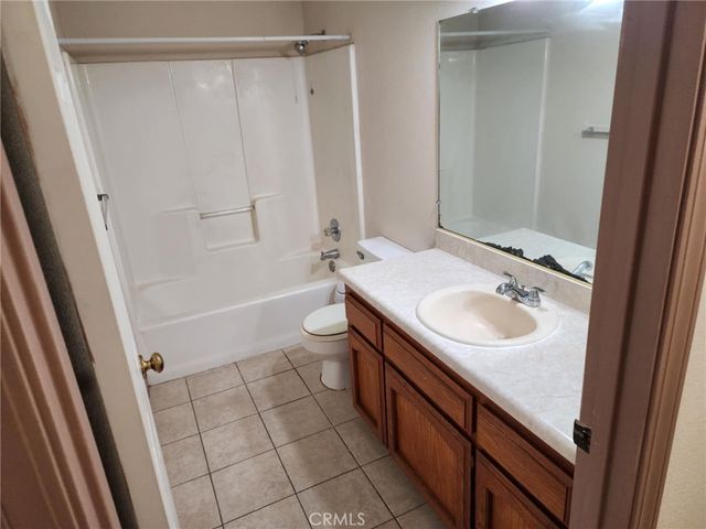 725 18th Place, Delano, CA 93215