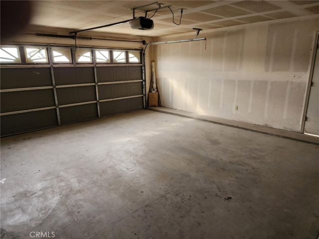 725 18th Place, Delano, CA 93215