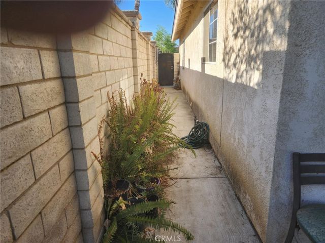 725 18th Place, Delano, CA 93215