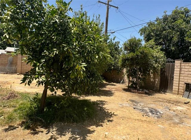 725 18th Place, Delano, CA 93215