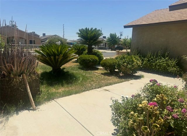 725 18th Place, Delano, CA 93215