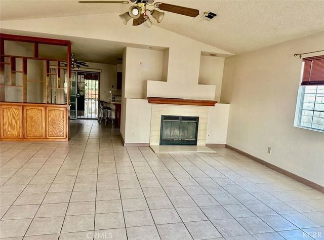 725 18th Place, Delano, CA 93215