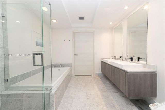 801 S Miami Ave 1209, Miami, FL 33130