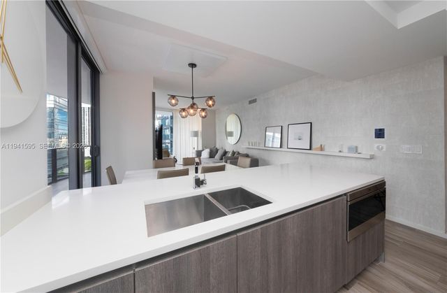 801 S Miami Ave 1209, Miami, FL 33130