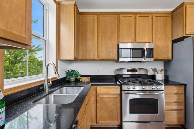 8413 Forestview Lane N 101, Maple Grove, MN 55369