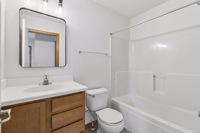8413 Forestview Lane N 101, Maple Grove, MN 55369