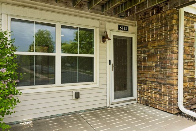 8413 Forestview Lane N 101, Maple Grove, MN 55369