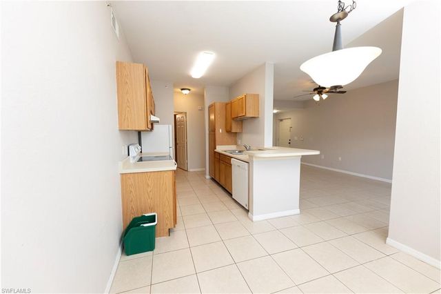 7975 Preserve CIR 1013, Naples, FL 34119