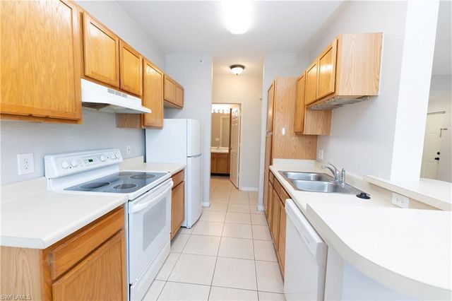 7975 Preserve CIR 1013, Naples, FL 34119