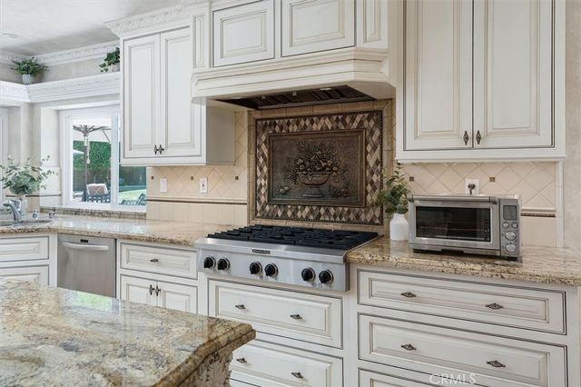 25006 Highspring Avenue, Newhall, CA 91321