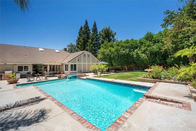 25006 Highspring Avenue, Newhall, CA 91321