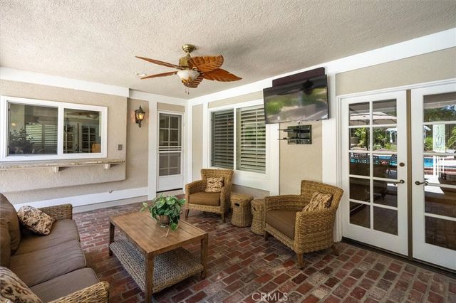 25006 Highspring Avenue, Newhall, CA 91321