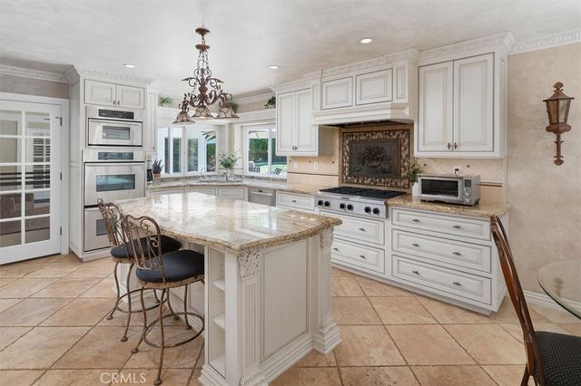 25006 Highspring Avenue, Newhall, CA 91321