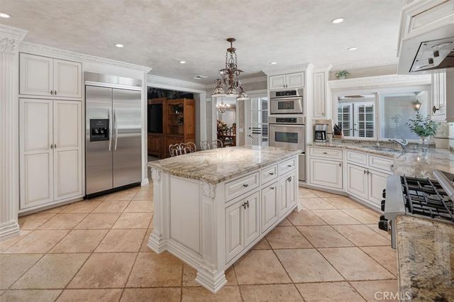 25006 Highspring Avenue, Newhall, CA 91321