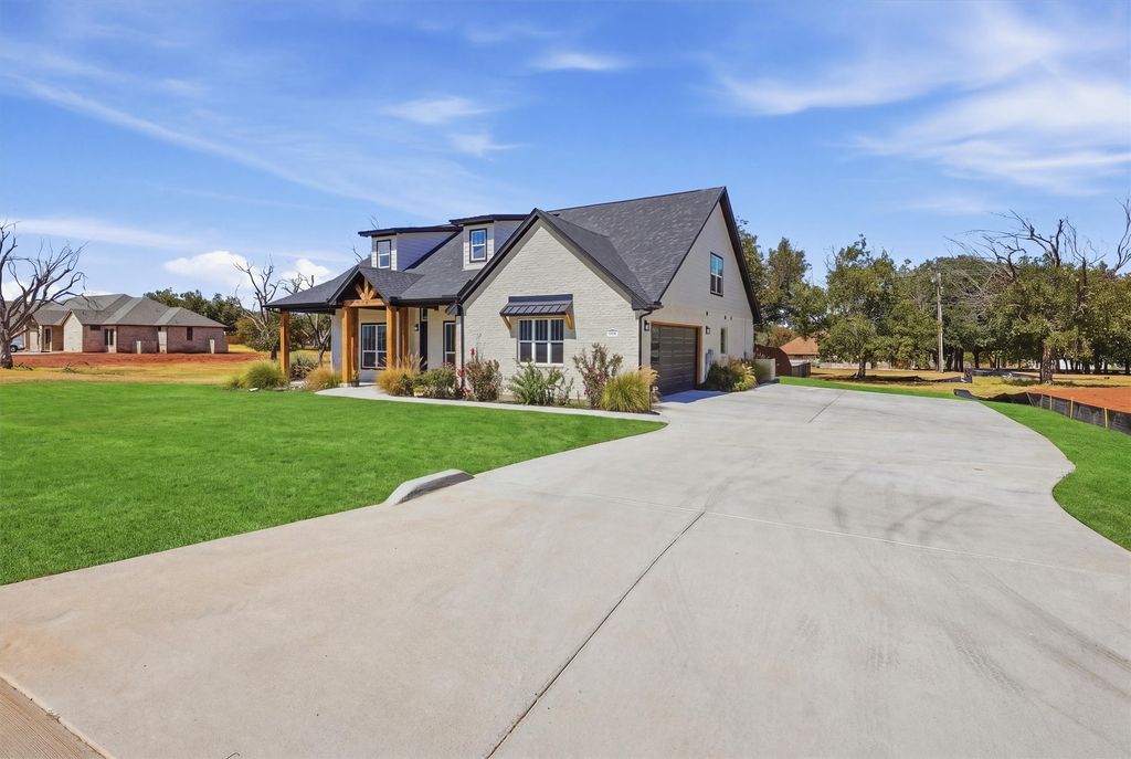2181 Middlewood Circle, Granbury, TX 76049 — photo 2
